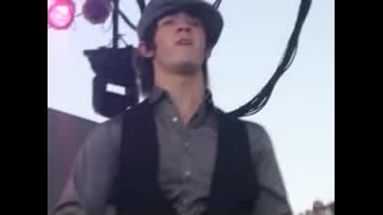 Jonas Brothers - Take A Breath