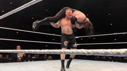 Universal Champion Brock Lesnar destroys Kane at WWE Live Event in Chicago