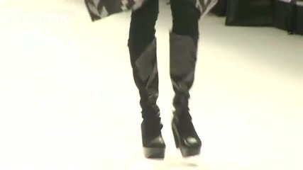 fashiontv - Issey Miyake Show Fall 2011 Paris Fashion