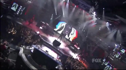 Rihanna performing Live Rockstar 101 in American Idol ( Hd )