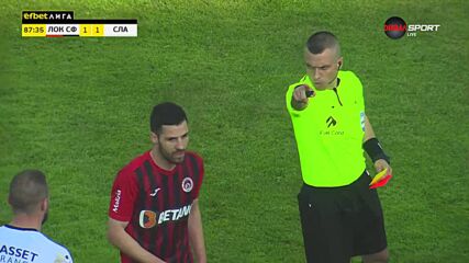Чевен картон за футболист на Локомотив София