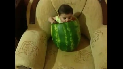 Бебе в Диня ! Смях 