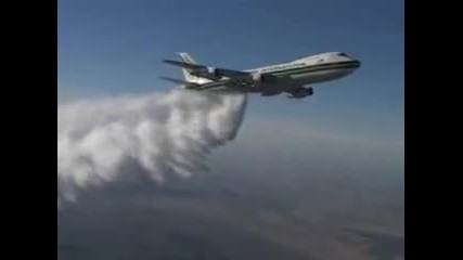 Пикаещ самолет