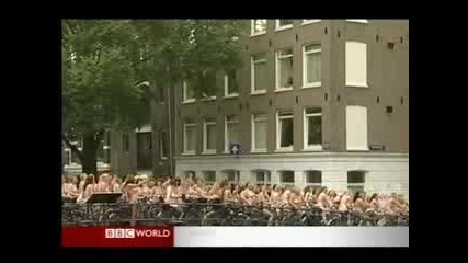 2000 Чисто Голи Човека В Амстердам