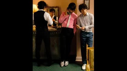 Jonas Brothers - - A Little Bit Longer