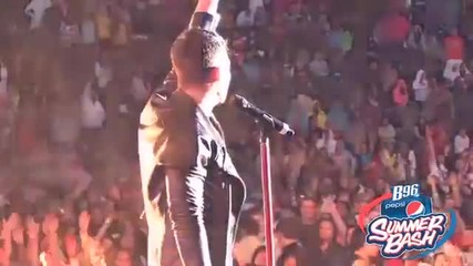 Joe Jonas - Love Slayer (live)