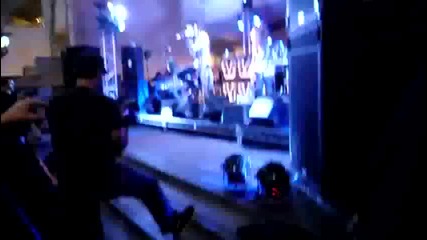 Andy Biersack falling off a wall and breaking his ribs