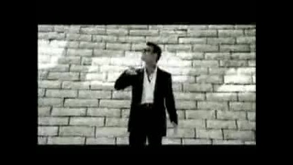 ___turkish Music___ Mustafa Sandal ft Gentelman ~ Isyankar w_ lyrics & translation