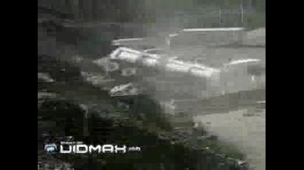 Камион за малко да прегази доста хора 