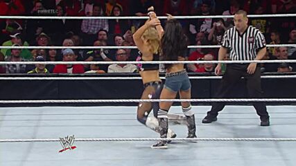 AJ Lee vs. Natalya - Divas Title Match: WWE TLC 2013 (Full Match)