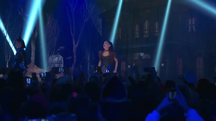 За Първи Път На Живо! Ariana Grande-focus