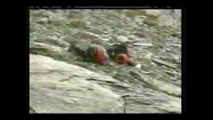 Two Climbers Fall To Their Death (70 Meter)
