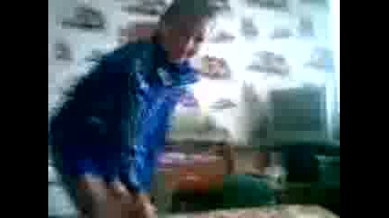 Video000.3gp