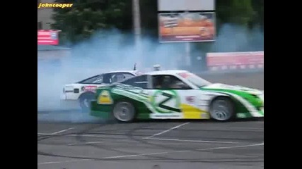 Nissan 200sx S13 vs Nissan 200sx S13 - Drift