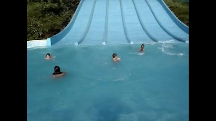 Много - готина водна пързалка