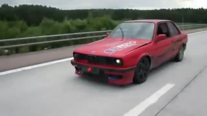 Bmw E30 Highway drifting