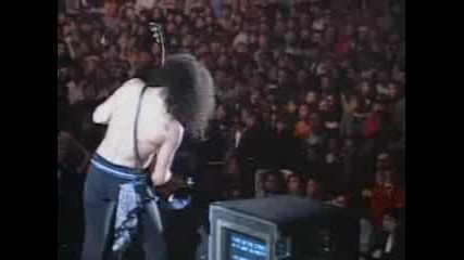 Guns N Roses - Move To The City (live 1992)