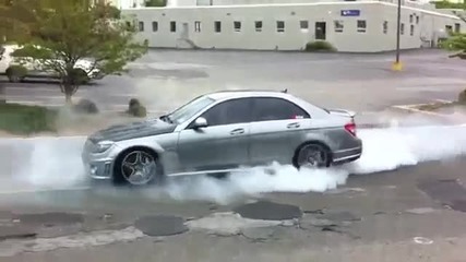 Mercedes C63 Amg Brutal Burnout