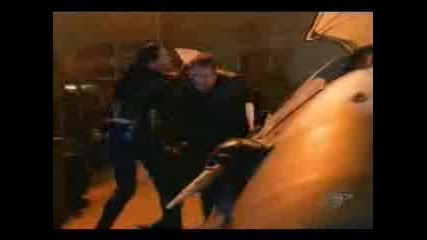 Farscape - Kissing You