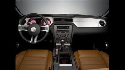 Ford Mustang - 2010 год .