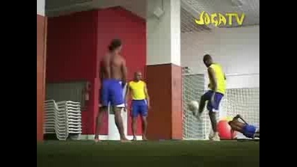 Ronaldinho Freestyle Tricks (Joga Bonito)
