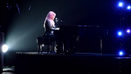 Demi Lovato-warrior, Let It Go and Don't Forget ( Neon Lights Tour 09.02 Vancouver )