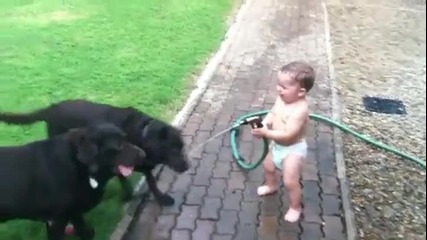 Радост от игра с вода