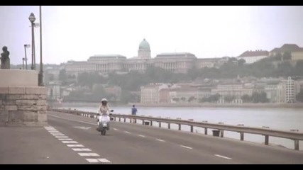 За първи път в сайта!!! Round and Round видео !!!