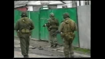 Войната в Чечня неизлачвани кадри от битките