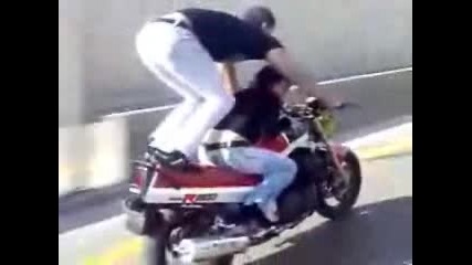 Nechoveshki izpulneniq s motori