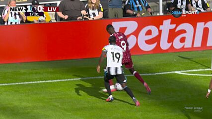 Newcastle United vs. Liverpool - 1st Half Highlights
