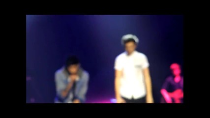 One Direction - Kiss You /live/ Madison Squere Garden