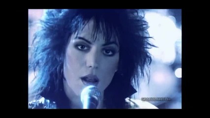 превод: Joan Jett - I Hate Myself For Loving You [ Original ]