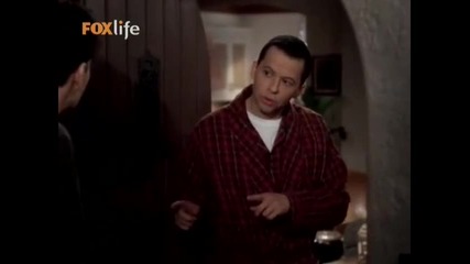Това е да си накъркан яко! - Two and a Half Men
