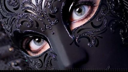 Kelly Mittleman - This Masquerade