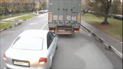 Компилация от катастрофи с коли през тази година