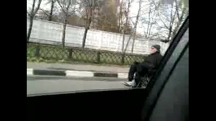 Има ли толкова бърза инвалидна количка ? 