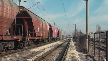 61 010 към Волуяк с товарен влак с зърно.