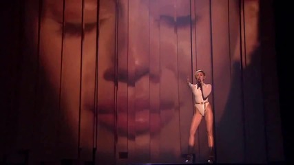 Miley Cyrus - Wrecking Ball [ Mtv Ema 2013 ]