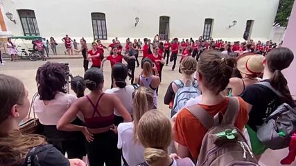 Ентусиасти танцуваха салса в първия подобен флашмоб в Хавана