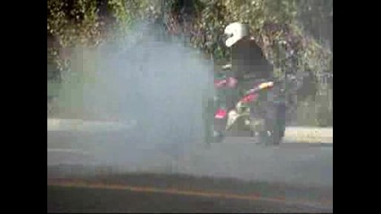 Yamaha R1 Burnout !!!