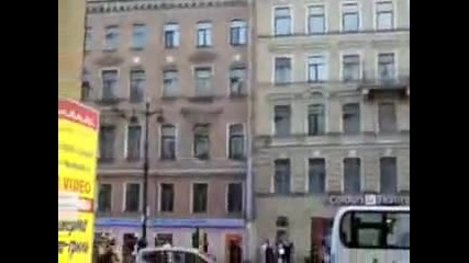 Луда рускиня танцува!!!