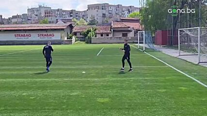 Левски тренира в камерен състав