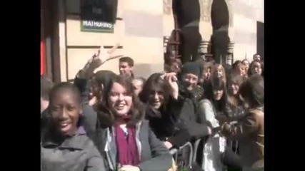 Selena Gomez Has A Lot Of Fans In Paris 