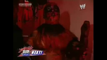 Wwe - Boogeyman дава червей на Mini Boogeyman