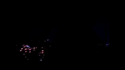 Bill Kaulitz singing Snow is Falling... 