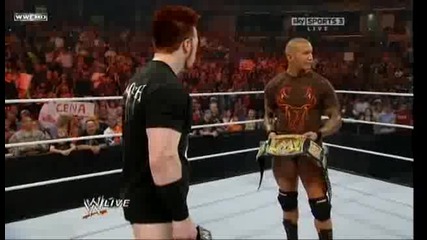 Randy Orton прави Rko на Шеймъс 