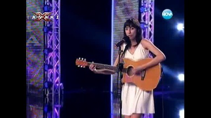 Момиче се разплака на сцената на X - Factor България ( Страхотен талант ) 16.09.11