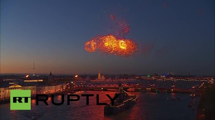 Фойерверки над Санкт Петербург за Деня на Победата