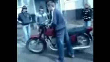 Идиоти на мотор 